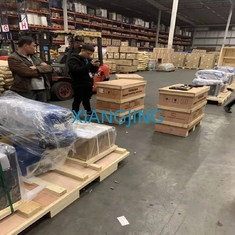 تستخدم آلة لحام القوس AR1440 6 محور لوحدة تحكم الروبوت YASKAWA Motoman YRC1000