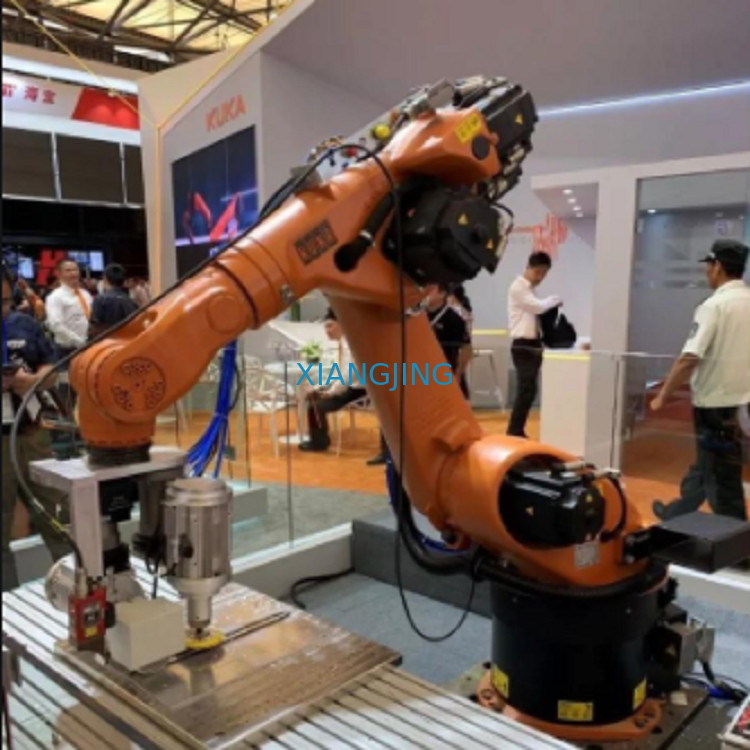 KR 10 R1420 تستخدم Kuka Robot 10kg ذات الحمولة الصافية المقدرة للذراع الآلي الصناعي للمنصات النقالة