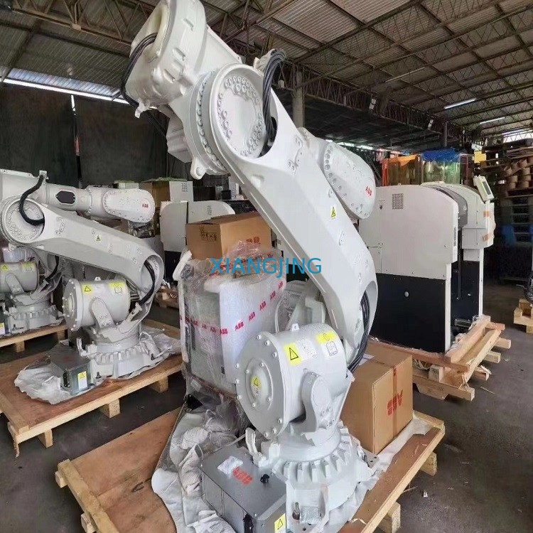 6700-205 / 2.8 حمولة ABB Robot 205 كجم الصناعية المستخدمة مع قلادة تعليم الخزانة