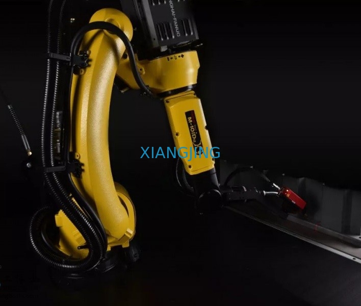 Secone Hand Used Fanuc Robot M - 10iD مع R-30iB Plus Controller للحام