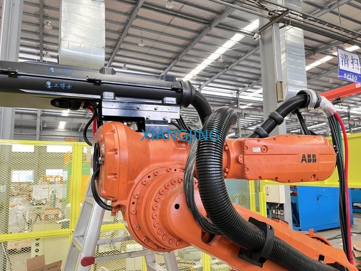 Kuka Industrial Robot KR 70 R2100 PA لاختيار ووضع روبوت مستعمل